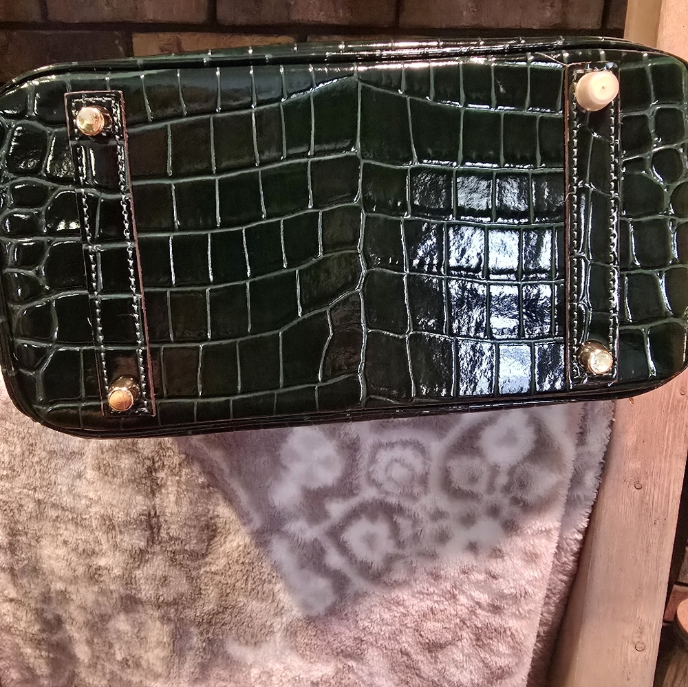 Source Unknown Dark Green Crocodile-Embossed Satc… - image 5